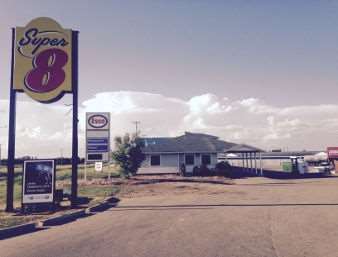 Super 8 By Wyndham Smoky Lake Exterior foto